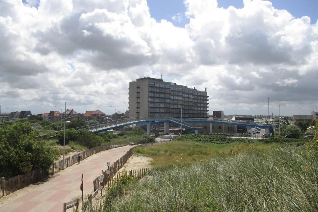 Appartement Residentie Astrid Met Private Parking Bredene Ngoại thất bức ảnh